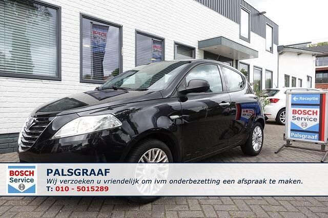 Zwart Gebruikt 2013 Lancia Ypsilon Silver Hatchback | € 5.950 (Eerlijke prijs) - Afbeelding 1/4