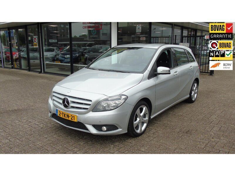 Grijs Gebruikt 2014 Mercedes B180 MPV | € 9.450 (Eerlijke prijs) - Afbeelding 1/4