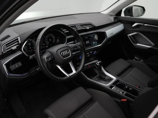 Grijs Gebruikt 2022 Audi Q3 Business SUV | € 36.700 (Eerlijke prijs) - Afbeelding 1/4