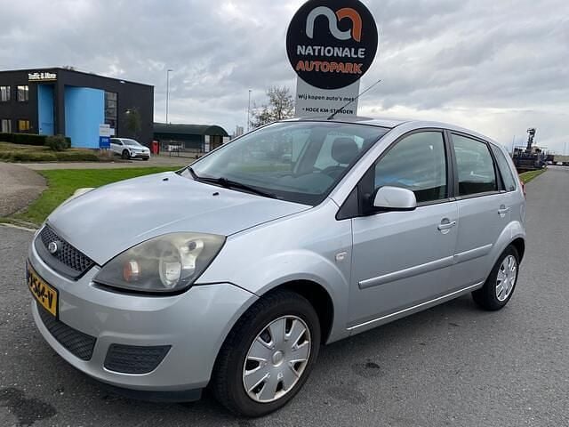 Grijs Gebruikt 2008 Ford Fiesta Style Hatchback | € 899 (Goede deal) - Afbeelding 1/4