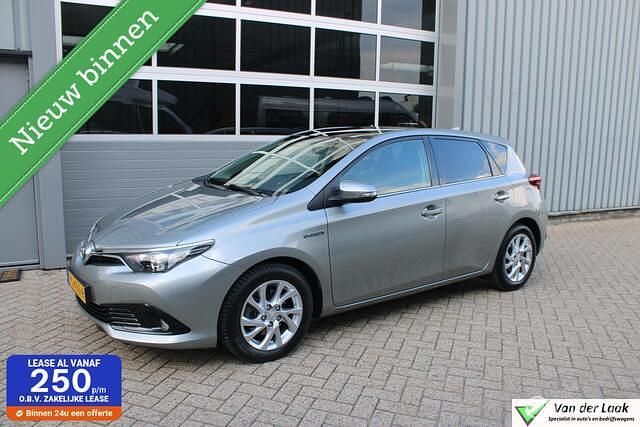 Grijs Gebruikt 2017 Toyota Auris Trend Hatchback | € 15.450 (Eerlijke prijs) - Afbeelding 1/4