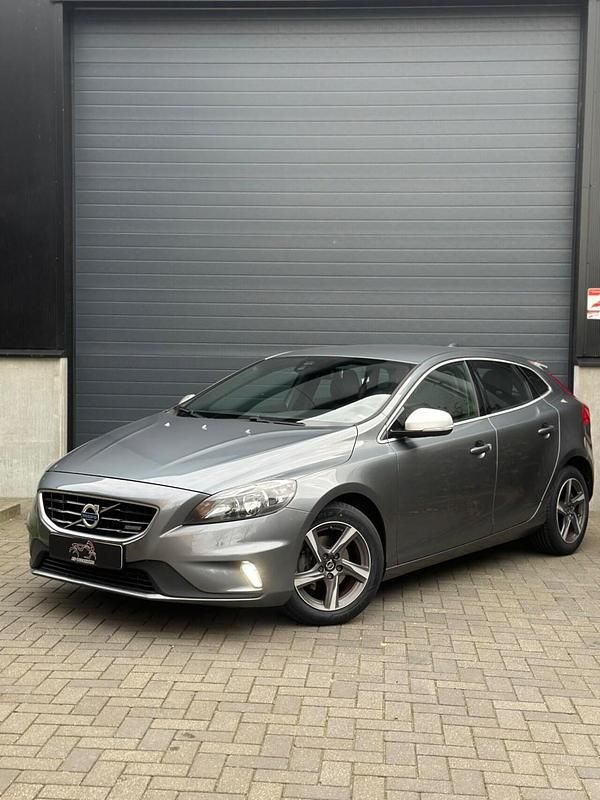 Grijs Gebruikt 2014 Volvo V40 Business Edition Hatchback | € 5.999 (Eerlijke prijs) - Afbeelding 1/4