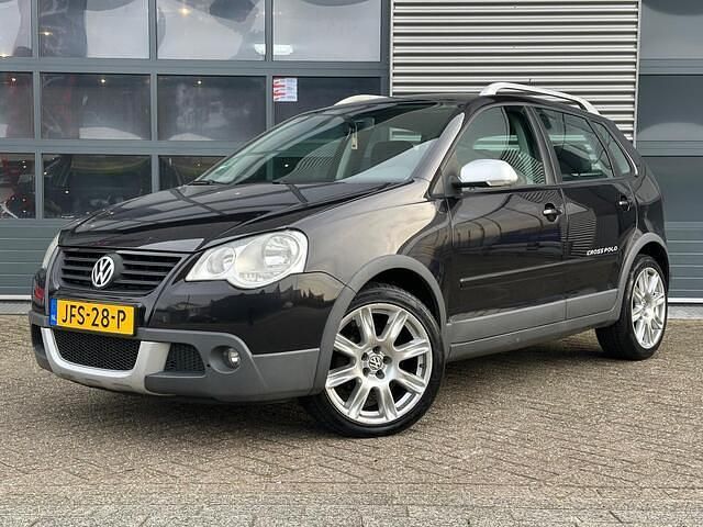 Zwart Gebruikt 2006 VW Polo Sportline Hatchback | € 3.499 (Eerlijke prijs) - Afbeelding 1/4