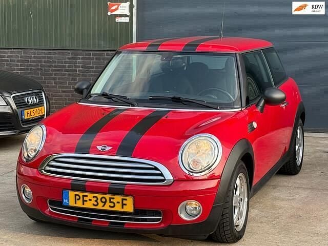 Rood Gebruikt 2010 Mini Cooper Pepper Hatchback | € 3.999 (Goede deal) - Afbeelding 1/4