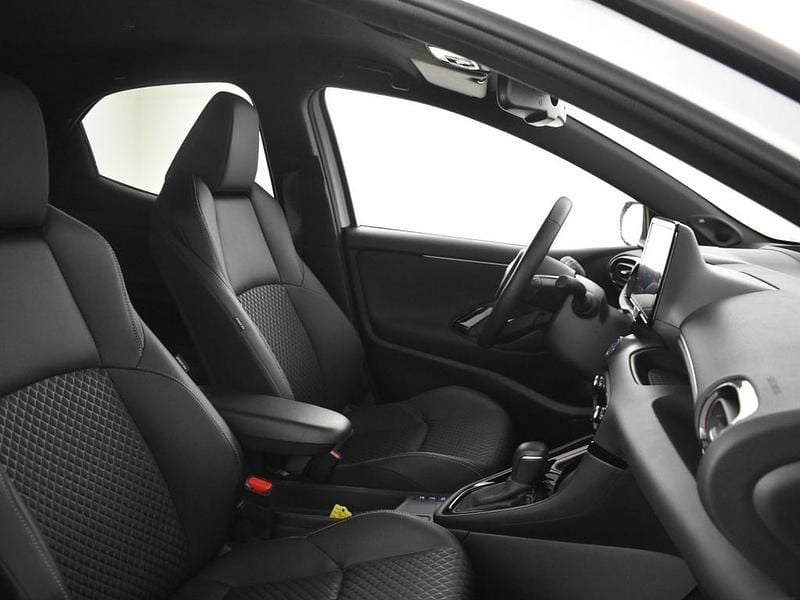 Occasion Toyota Yaris Hybrid Executive 116 PK (85 kW) 2023 Wit Hatchback