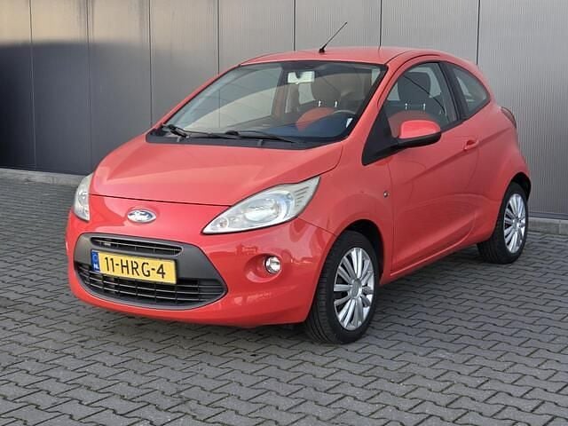 Rood Gebruikt 2009 Ford Ka Titanium Hatchback | € 3.399 (Goede deal) - Afbeelding 1/3