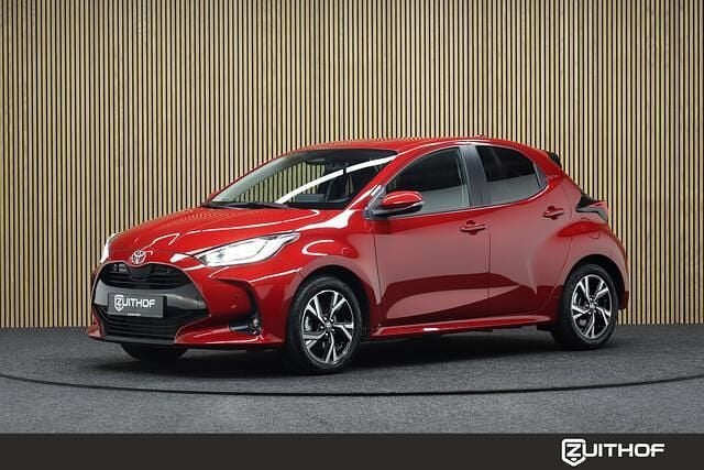 Rood Gebruikt 2025 Toyota Yaris Edition Hatchback | € 26.850 (Eerlijke prijs) - Afbeelding 1/4