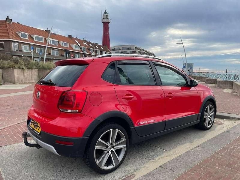 Rood Gebruikt 2011 VW Polo Cross Hatchback | € 5.350 (Goede deal) - Afbeelding 1/4