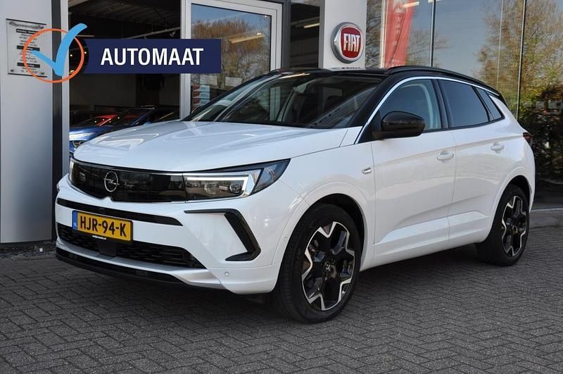 Wit Occasion 2024 Opel Grandland X Ultimate SUV | € 29.950 (Eerlijke prijs) - Afbeelding 1/4