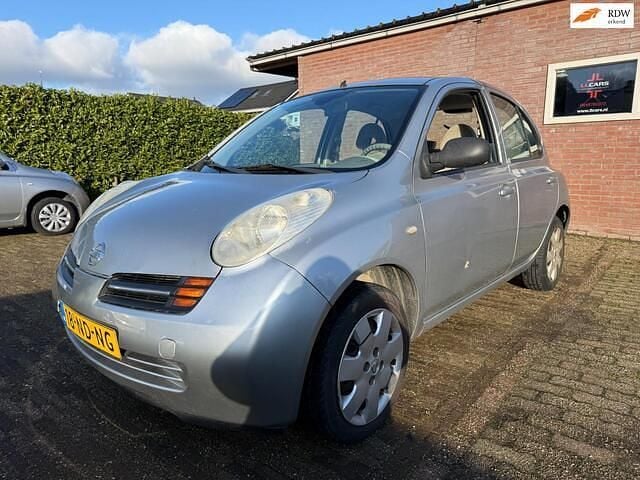 Grijs Occasion 2003 Nissan Micra Hatchback | € 699 (Goede deal) - Afbeelding 1/4