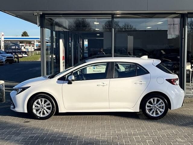 Occasion Toyota Corolla Hybrid Active 140 PK (102 kW) 2024 Wit Hatchback