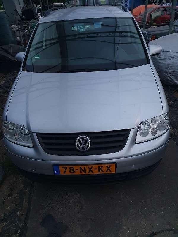 Zilver Gebruikt 2004 VW Touran MPV | € 1.995 (Eerlijke prijs) - Afbeelding 1/4