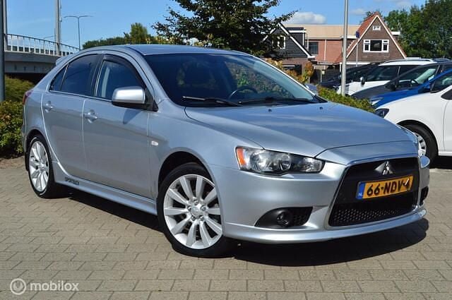 Grijs Gebruikt 2010 Mitsubishi Lancer Sportback Intense Hatchback | € 5.950 (Eerlijke prijs) - Afbeelding 1/4