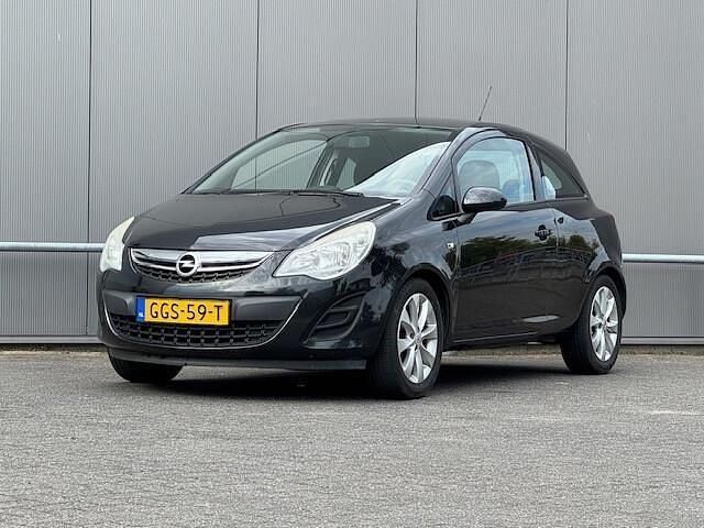 Zwart Gebruikt 2013 Opel Corsa Selection Hatchback | € 2.750 (Goede deal) - Afbeelding 1/4