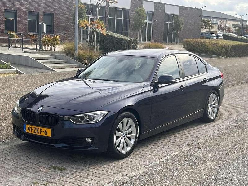 Blauw Gebruikt 2012 BMW 320 Sedan | € 10.500 (Goede deal) - Afbeelding 1/4