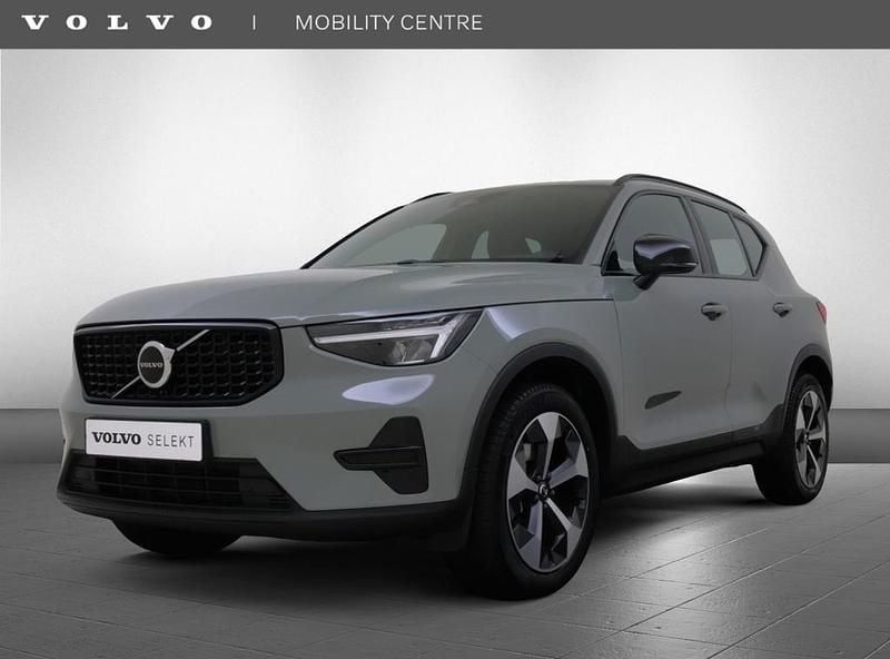 Groen Gebruikt 2024 Volvo XC40 Plus SUV | € 41.950 (Eerlijke prijs) - Afbeelding 1/4