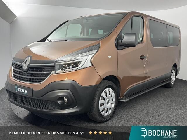 Bruin Gebruikt 2021 Renault Trafic Zen MPV | € 32.440 - Afbeelding 1/4