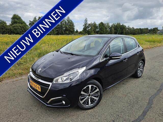 Zwart Gebruikt 2019 Peugeot 208 Allure Hatchback | € 9.450 (Goede deal) - Afbeelding 1/4