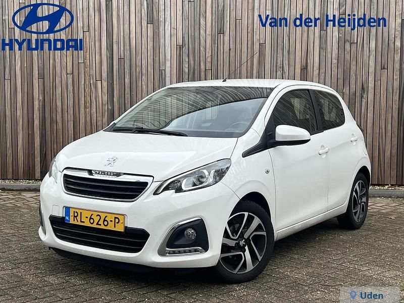 Wit Occasion 2018 Peugeot 108 Allure Hatchback | € 8.440 (Eerlijke prijs) - Afbeelding 1/4