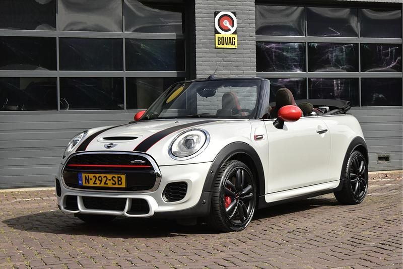 Wit Occasion 2017 Mini John Cooper Works Cabriolet Chili Cabriolet | € 28.950 (Iets duurder) - Afbeelding 1/4