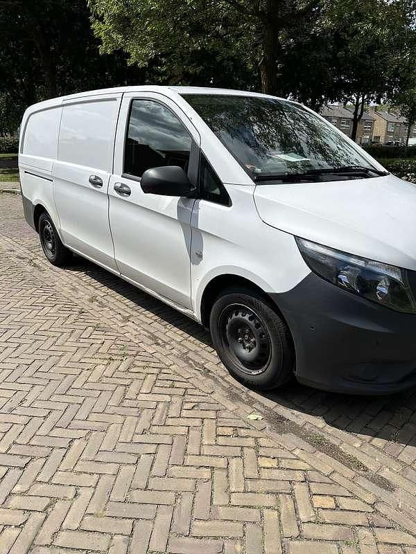 Wit Gebruikt 2019 Mercedes Vito MPV | € 12.500 (Super prijs) - Afbeelding 1/4