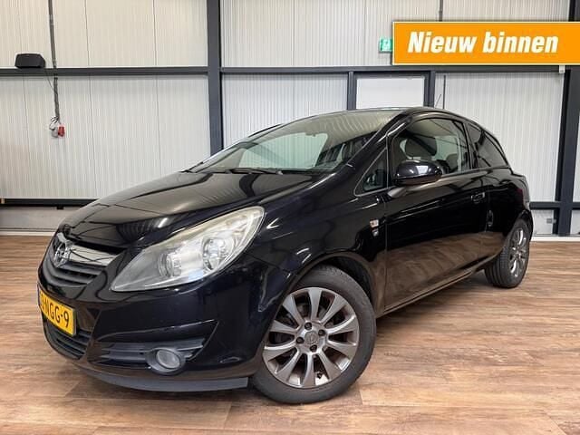 Zwart Gebruikt 2010 Opel Corsa Edition Hatchback | € 2.490 (Goede deal) - Afbeelding 1/4
