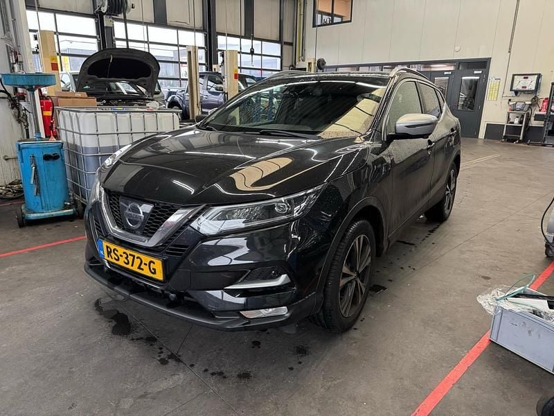 Zwart Occasion 2018 Nissan Qashqai Tekna+ SUV | € 16.945 (Eerlijke prijs) - Afbeelding 1/3