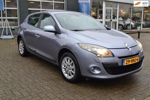 Blauw Gebruikt 2008 Renault Mégane III Expression Hatchback | € 3.250 (Iets duurder) - Afbeelding 1/4
