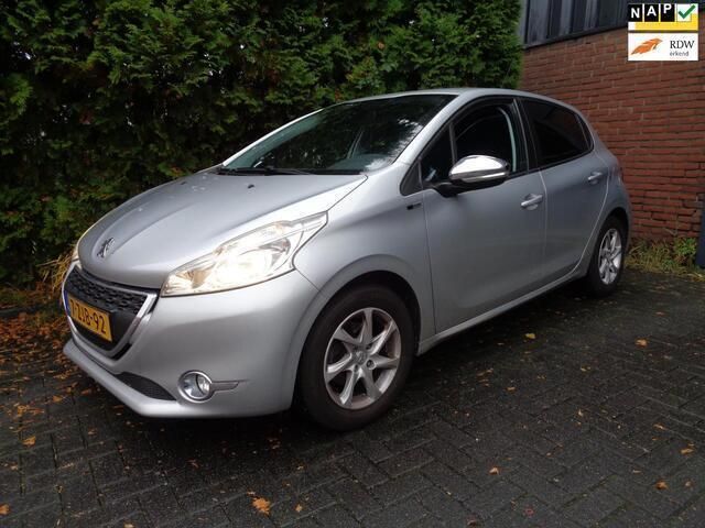 Grijs Gebruikt 2015 Peugeot 208 Style Hatchback | € 5.250 (Goede deal) - Afbeelding 1/4