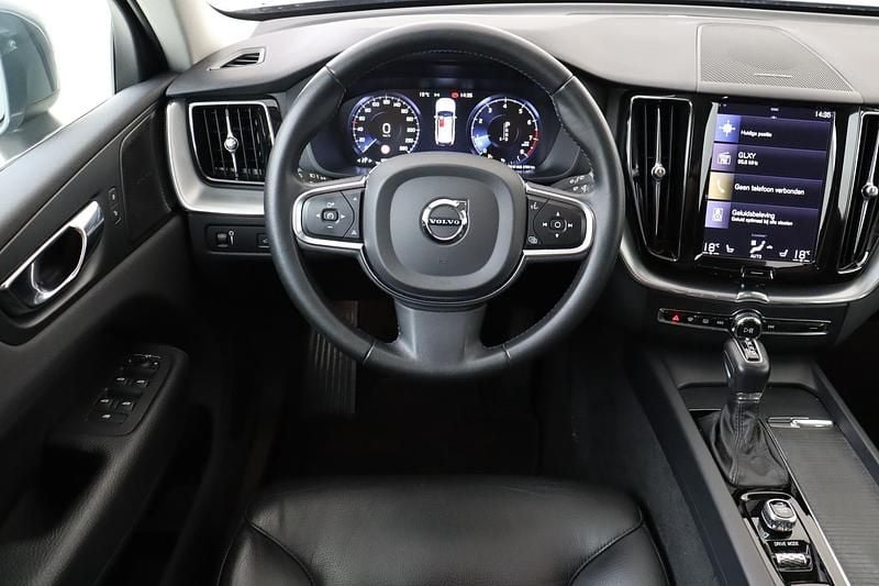 Occasion Volvo XC60 Momentum 191 PK (140 kW) 2019 Grijs SUV