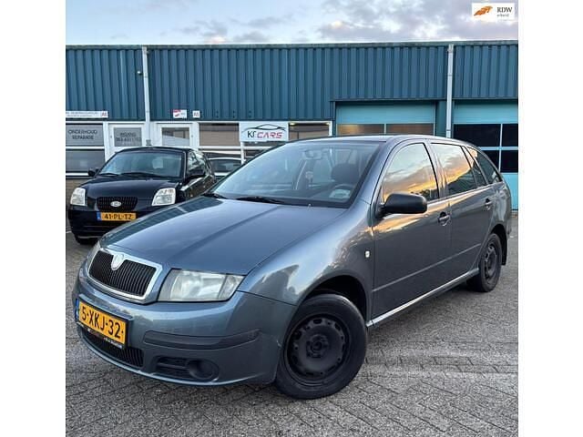Grijs Gebruikt 2006 Skoda Fabia Ambiente Hatchback | € 800 (Goede deal) - Afbeelding 1/4