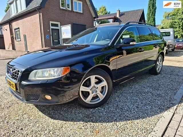 Zwart Occasion 2010 Volvo V70 Summum Stationwagen | € 5.495 (Goede deal) - Afbeelding 1/4