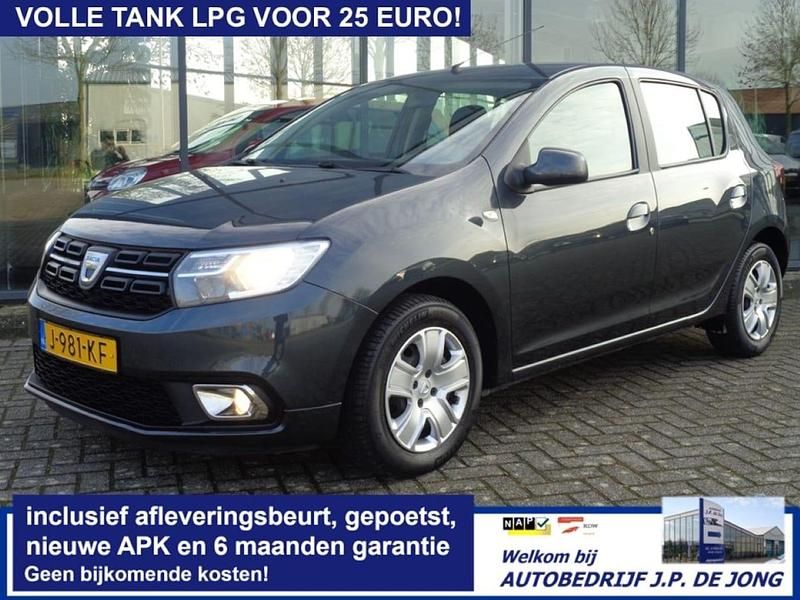 Grijs (metallic) Occasion 2020 Dacia Sandero Comfort Hatchback | € 9.450 (Super prijs) - Afbeelding 1/4
