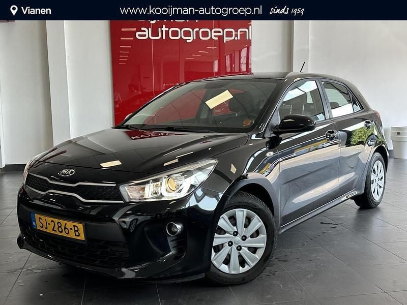 Zwart Gebruikt 2018 Kia Rio Hatchback | € 12.950 (Eerlijke prijs) - Afbeelding 1/2