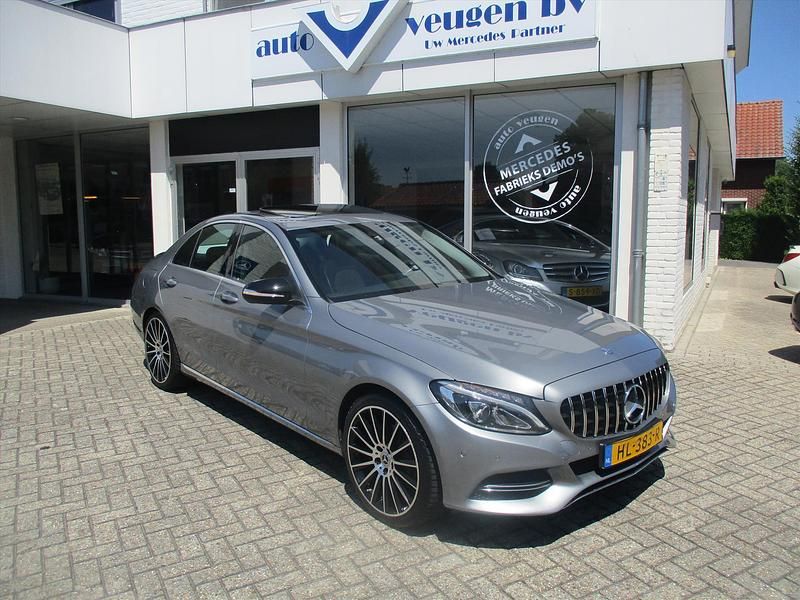 Grijs Gebruikt 2015 Mercedes C180 Edition Sedan | € 22.950 - Afbeelding 1/4