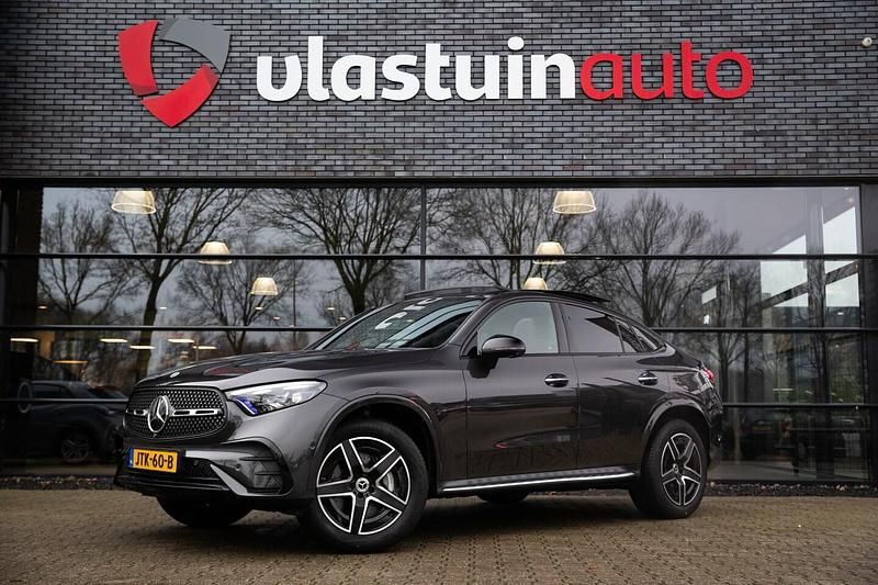 Grijs Nieuw 2025 Mercedes GLC400d AMG line Coupé | € 88.950 - Afbeelding 1/4