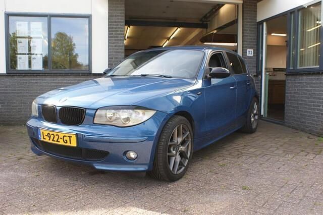 Blauw Gebruikt 2006 BMW 118 Executive Hatchback | € 5.450 (Eerlijke prijs) - Afbeelding 1/4