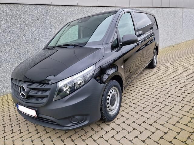 Zwart Gebruikt 2019 Mercedes Vito MPV | € 26.990 - Afbeelding 1/4