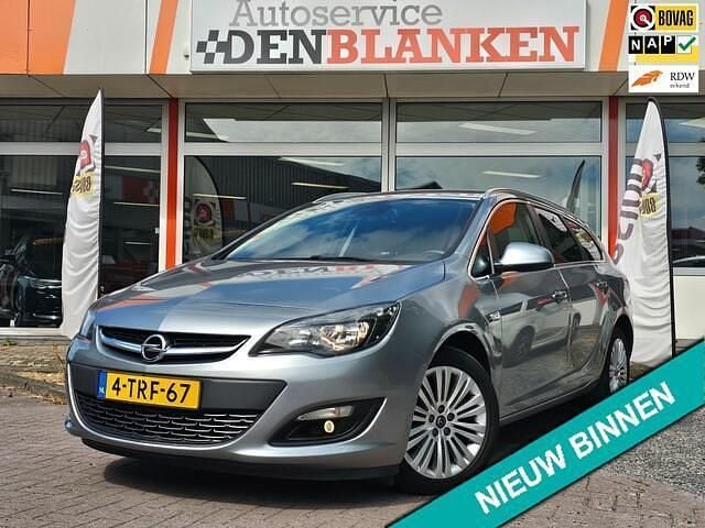 Grijs Gebruikt 2014 Opel Astra Design Edition Stationwagen | € 7.950 (Iets duurder) - Afbeelding 1/4
