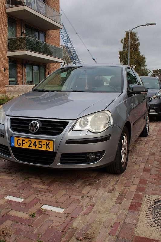Grijs Occasion 2007 VW Polo Sportline Hatchback | € 1.599 (Eerlijke prijs) - Afbeelding 1/4