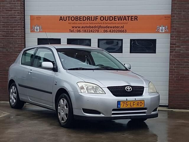 Occasion Toyota Corolla Terra 110 PK (80 kW) 2002 Grijs Hatchback