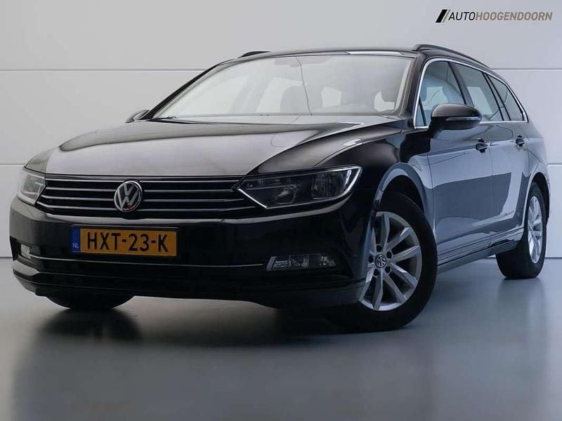 Zwart Gebruikt 2015 VW Passat Edition Stationwagen | € 14.945 (Goede deal) - Afbeelding 1/4
