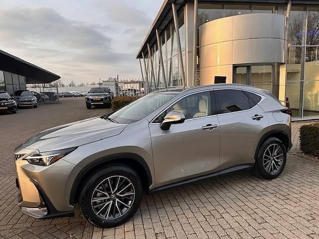 Nieuw Lexus NX450h+ E-FOUR Executive Line 309 PK (227 kW) 2025 Grijs SUV