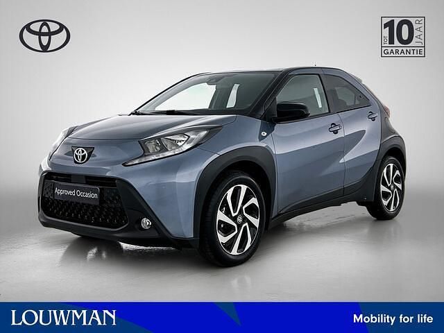 Blauw (metallic) Gebruikt 2024 Toyota Aygo X Pulse SUV | € 22.950 - Afbeelding 1/4