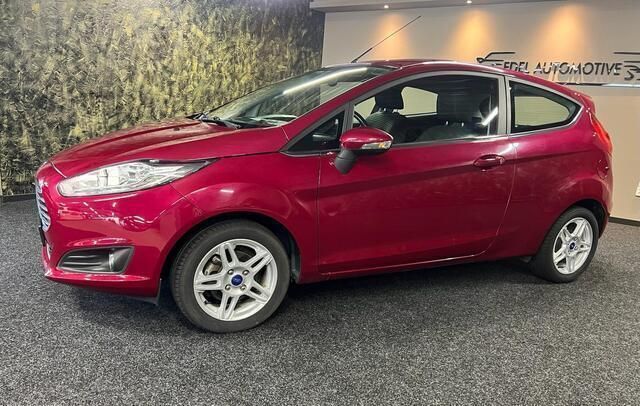 Occasion Ford Fiesta Titanium 80 PK (58 kW) 2015 Rood Hatchback