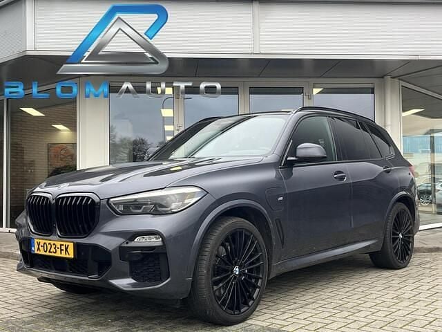 Grijs (metallic) Gebruikt 2020 BMW X5 M Sport SUV | € 44.600 (Super prijs) - Afbeelding 1/4