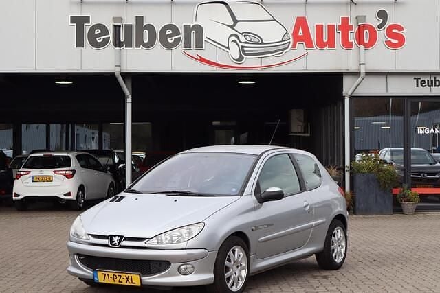 Grijs Gebruikt 2005 Peugeot 206 Quiksilver Hatchback | € 995 (Eerlijke prijs) - Afbeelding 1/4