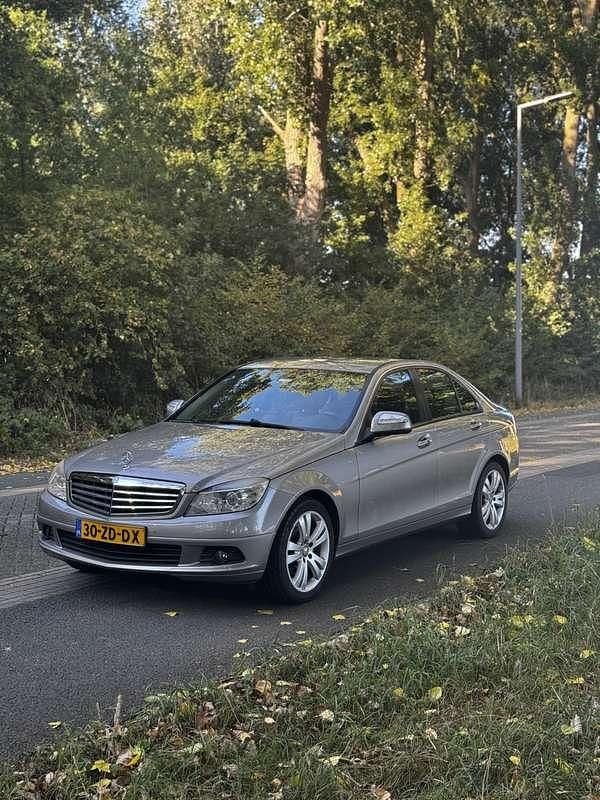 Grijs Gebruikt 2008 Mercedes C180 Sedan | € 6.250 (Goede deal) - Afbeelding 1/4