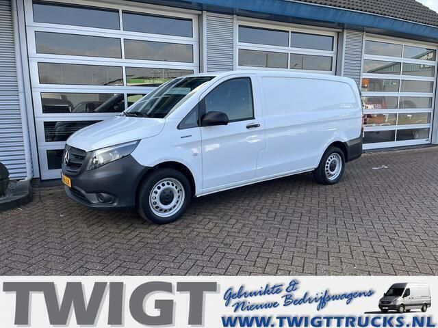 Wit Gebruikt 2022 Mercedes e-Vito MPV | € 16.950 (Eerlijke prijs) - Afbeelding 1/4