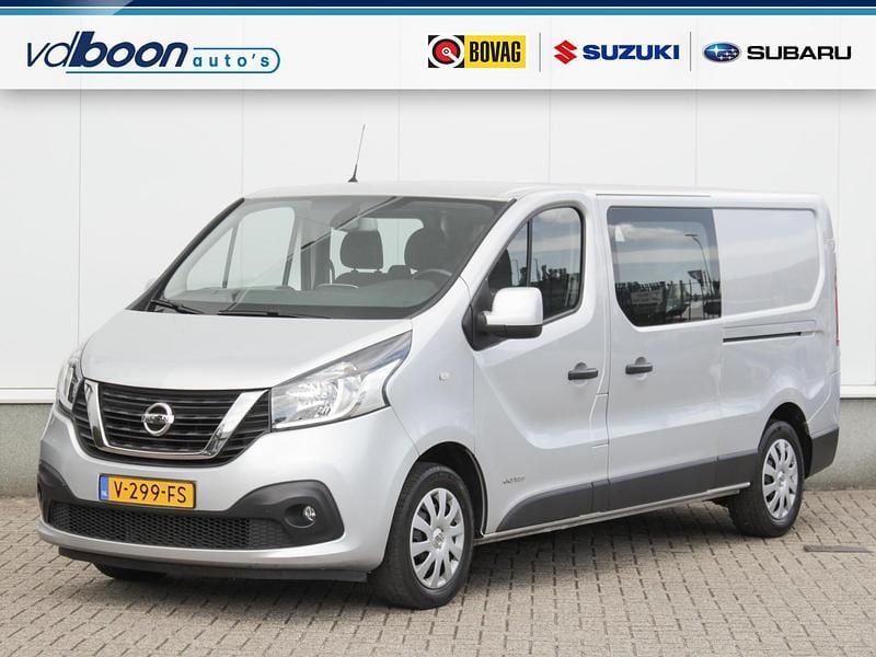 Grijs Gebruikt 2017 Nissan NV300 S Van | € 15.235 (Eerlijke prijs) - Afbeelding 1/4